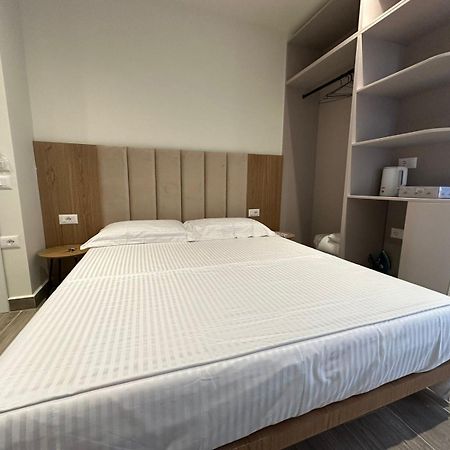 Oni Rooms Saranda Exterior photo