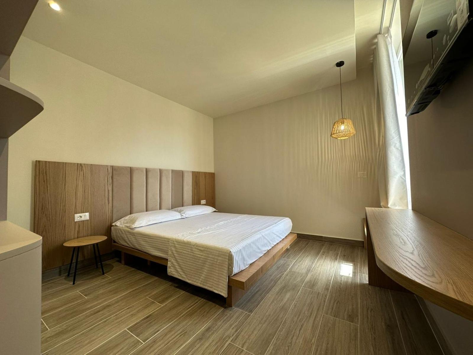 Oni Rooms Saranda Exterior photo