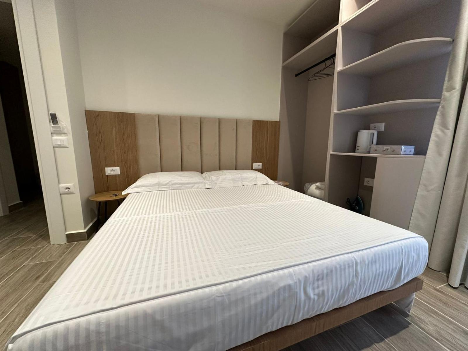 Oni Rooms Saranda Exterior photo