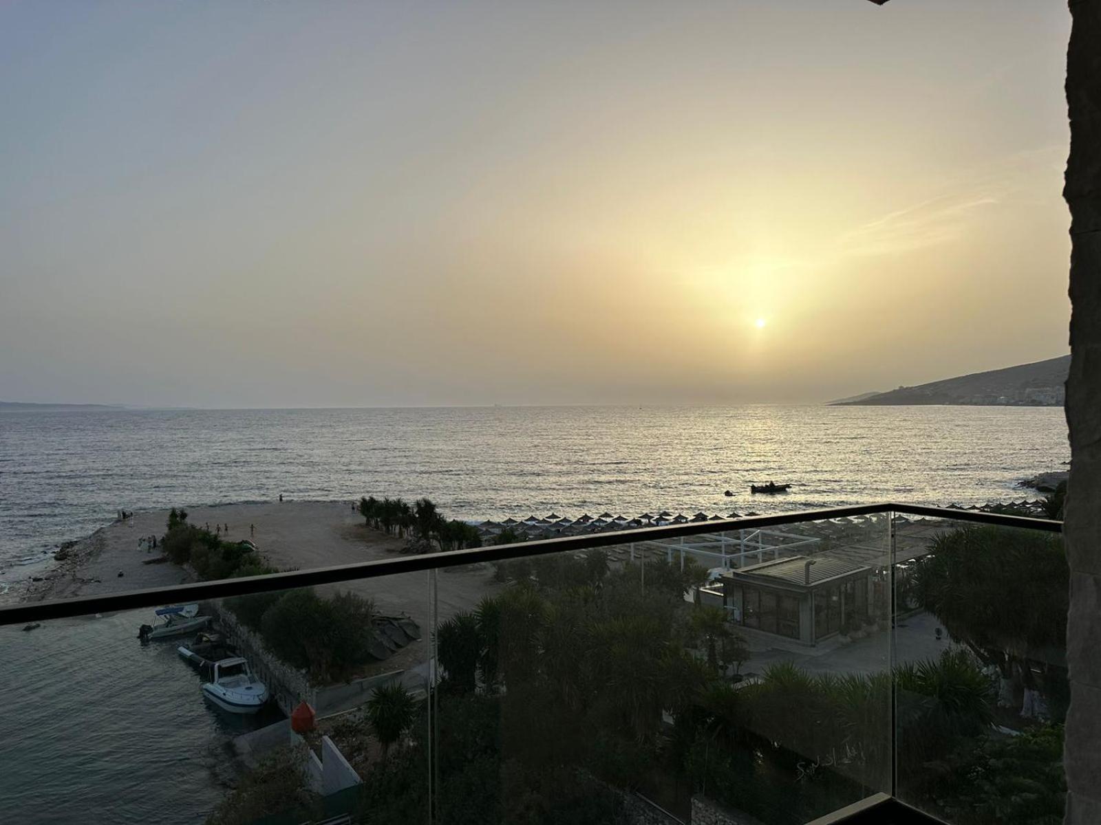 Oni Rooms Saranda Exterior photo