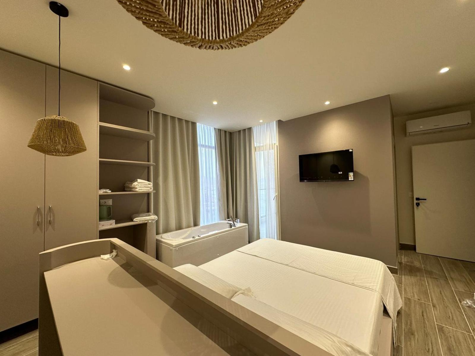 Oni Rooms Saranda Exterior photo