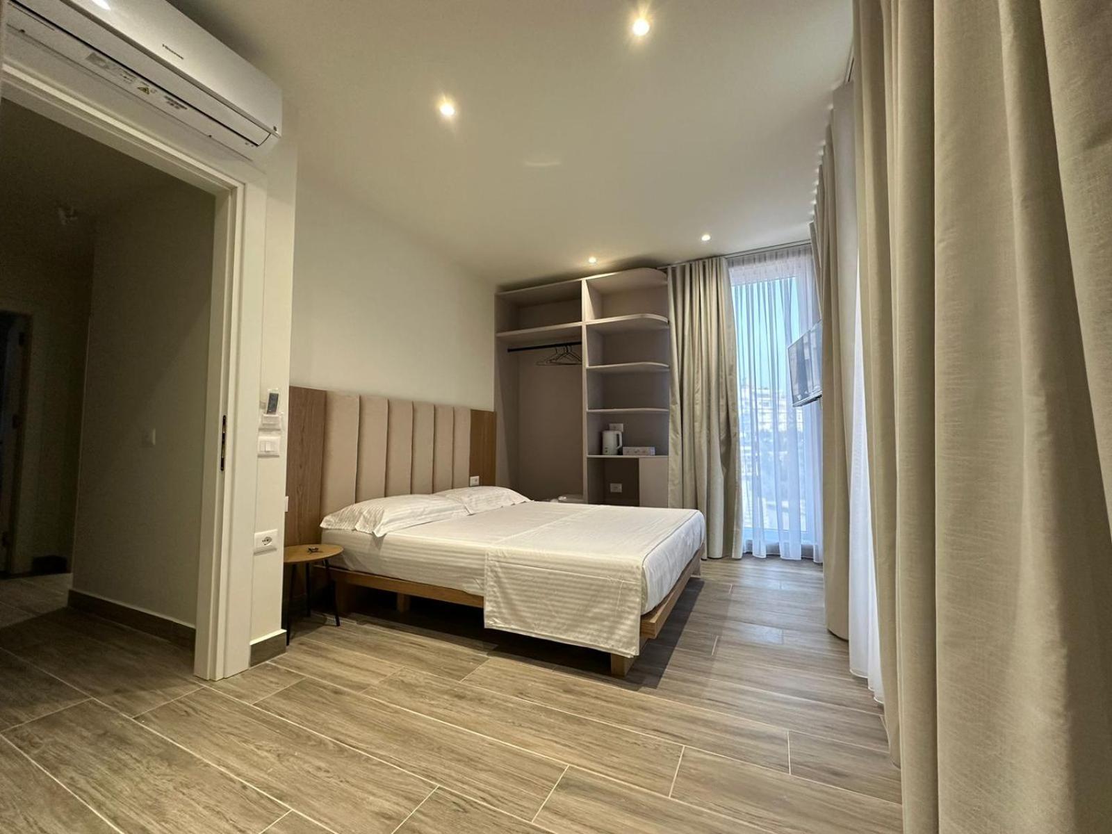 Oni Rooms Saranda Exterior photo