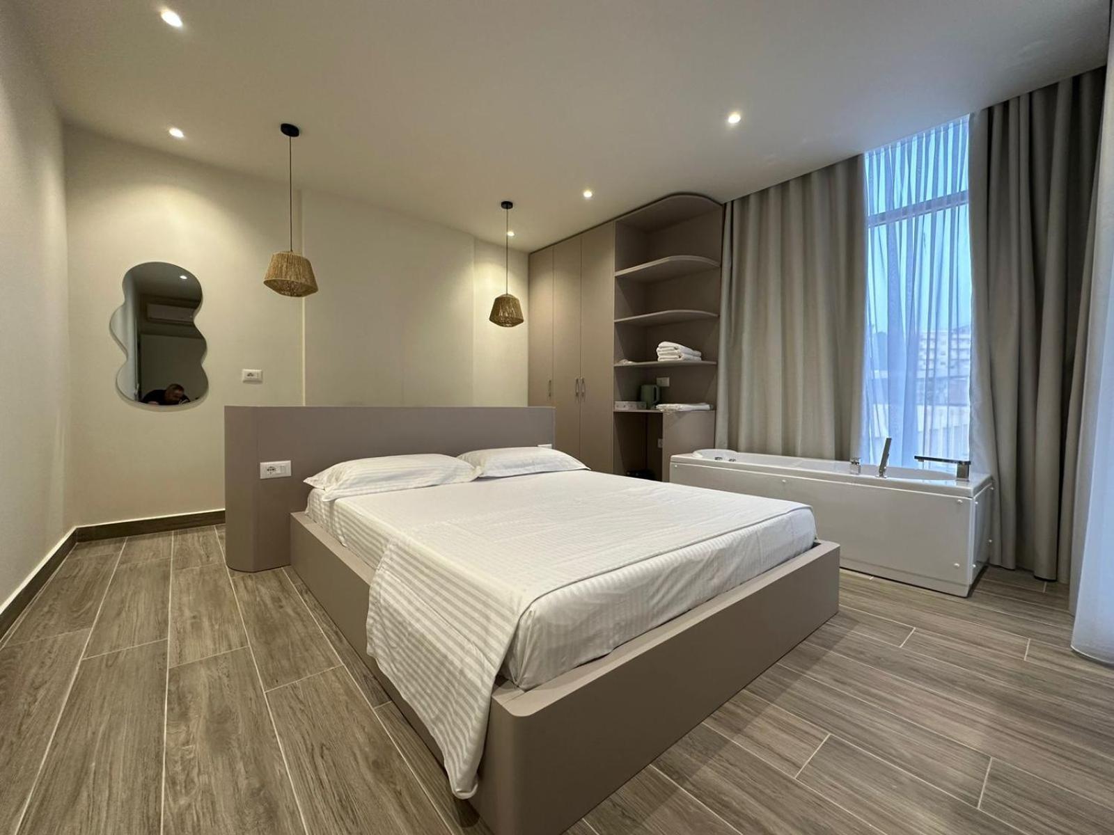 Oni Rooms Saranda Exterior photo