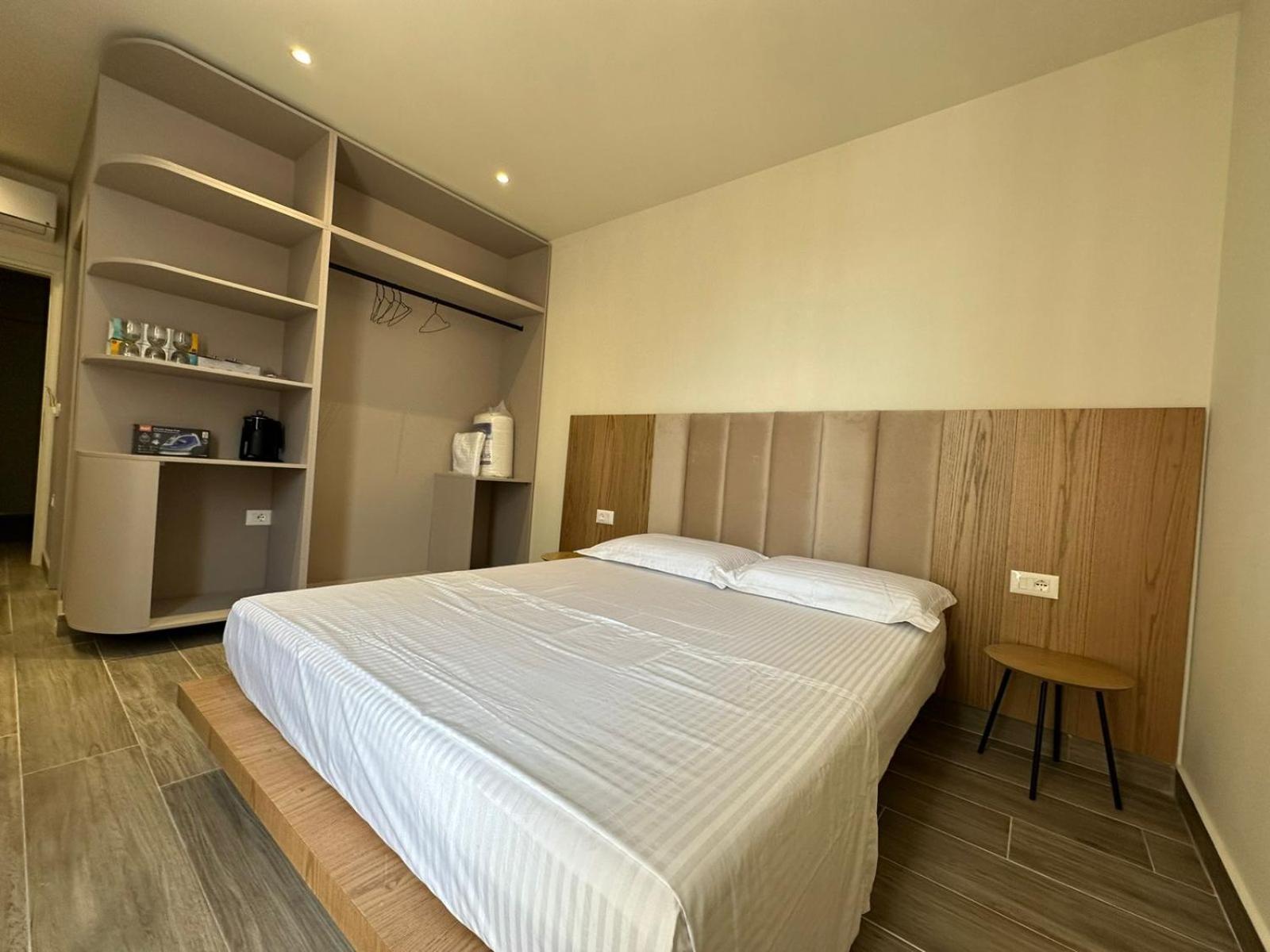 Oni Rooms Saranda Exterior photo