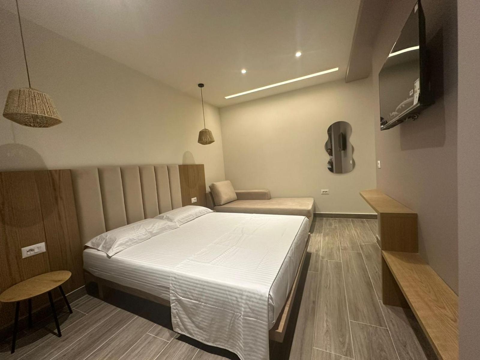 Oni Rooms Saranda Exterior photo