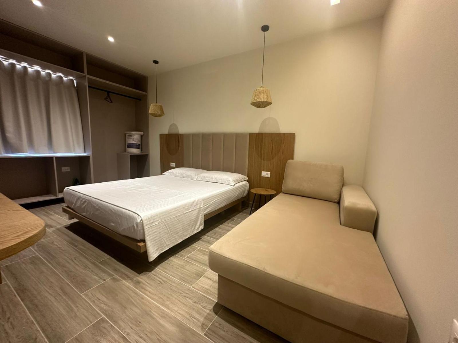 Oni Rooms Saranda Exterior photo